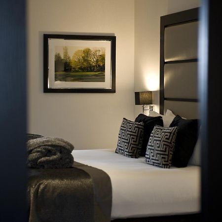 The Lodge At Kingswood Epsom Rom bilde