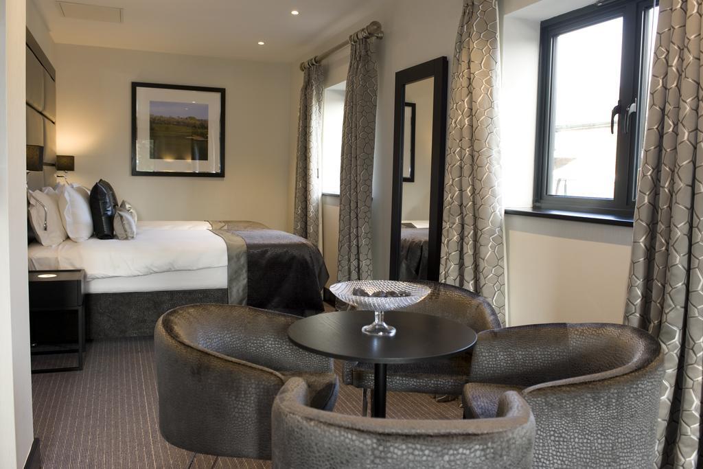The Lodge At Kingswood Epsom Rom bilde