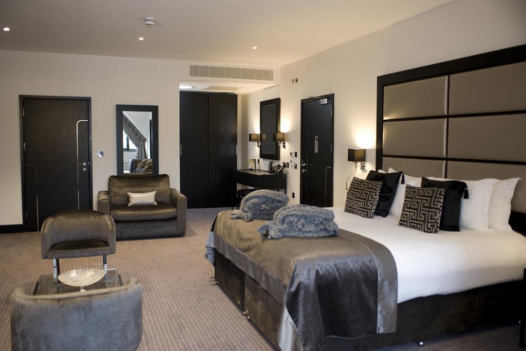 The Lodge At Kingswood Epsom Rom bilde