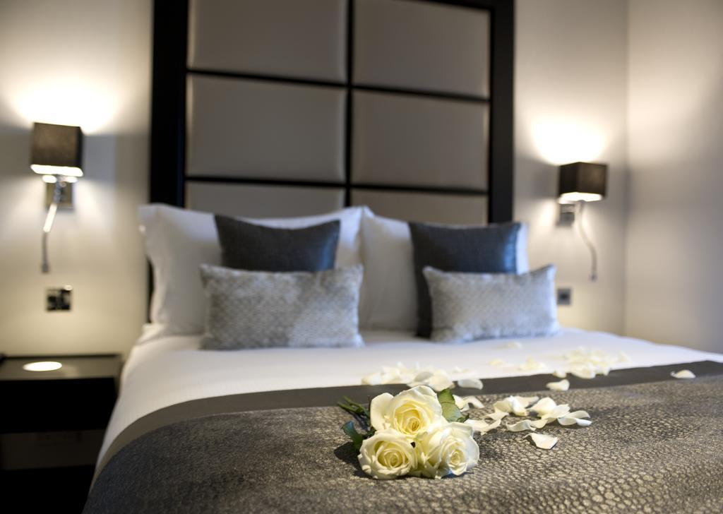The Lodge At Kingswood Epsom Rom bilde