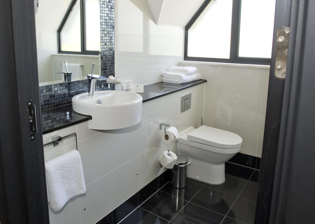 The Lodge At Kingswood Epsom Rom bilde