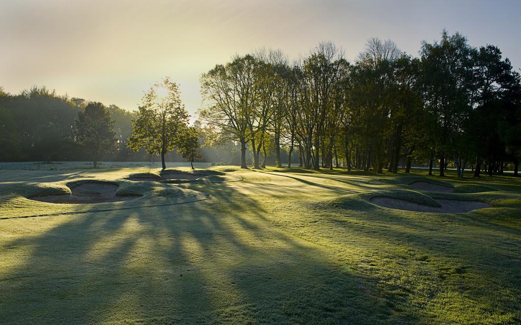 The Lodge At Kingswood Epsom Eksteriør bilde